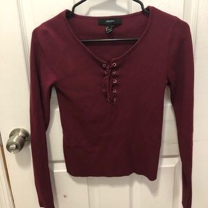 Long-sleeved burgundy top